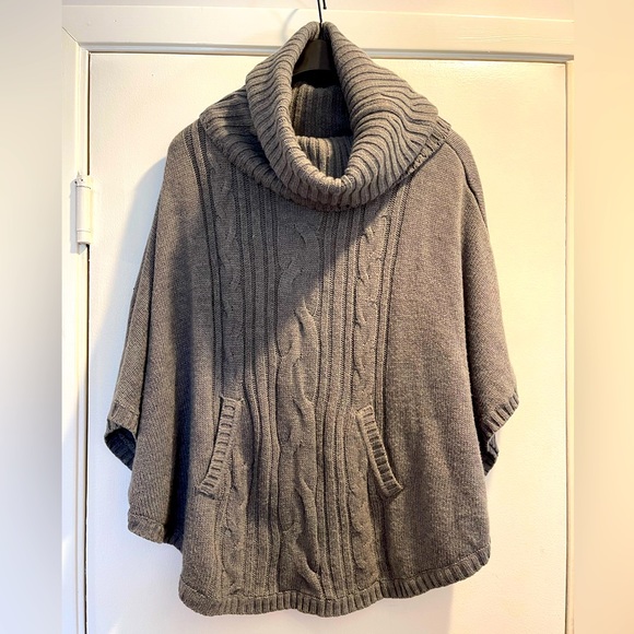 NY&Co. Poncho Sweater | L - Picture 1 of 6